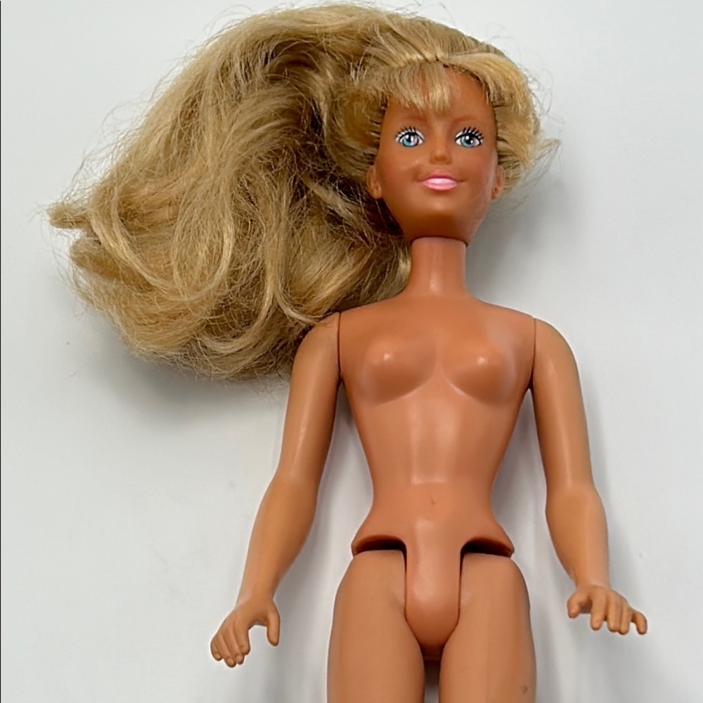 Vintage 1987 Hasbro Barbie Doll Blue Eyes Blonde Hair Nude
